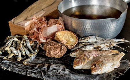 だしパック2種類セット（鰹、昆布） 調味料 日本料理 和食 ベース お出汁 魚介出汁 風味 香り 食品 化学調味料無添加 鰹出汁 お吸い物 煮物 昆布出汁 クセがない 上品 繊細 昆布茶 鍋料理 