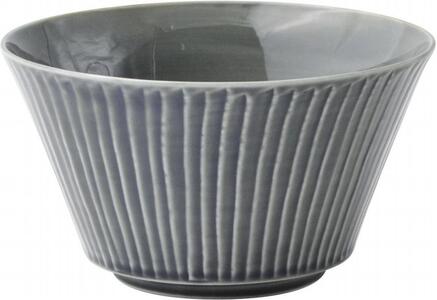 【波佐見焼】φ１６センチの手彫りのボウル３個組　草林彫 【西海陶器】 ５ １１１１１