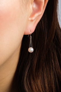 ＜真珠ピアス・トライアングル（ホワイトゴールド）＞ 保証書付き 7.0～7.5mm 純国産 ぴあす パール アクセサリー フォーマル ファッション かわいい レディース 女性 誕生日 記念日 成人祝い