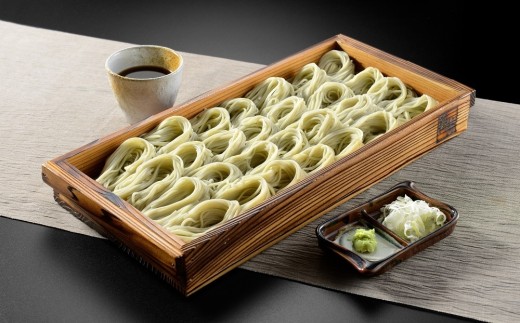 つるりとしたのど越し、弾力のある食感、風味の豊かさが特徴のお蕎麦