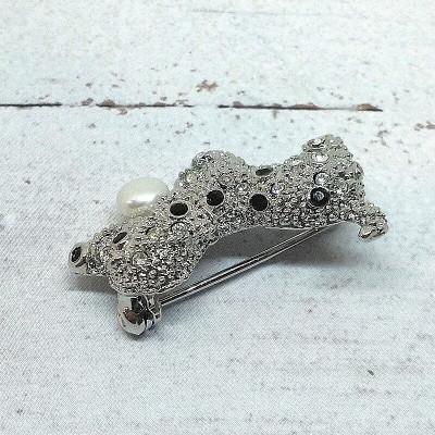 ふるさと納税 伊勢市 ブローチ・イヌ(A)(淡水本真珠・ボタン) 1967 |  | 02