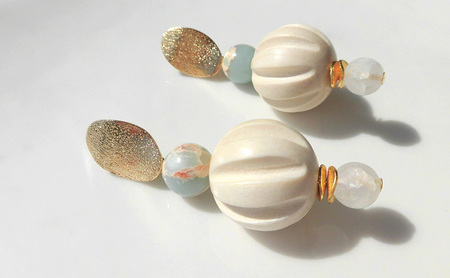 sea ripples ピアス アクセサリー 天然石 1個 [Q]handmadejewely【ブルー クリスタル ウッドボール 可愛い ハンドメイド ジュエリー 手作り  職人 上品 華やか ドレス