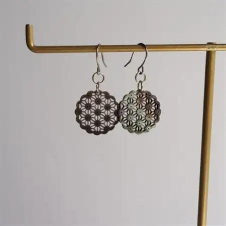 黒蝶貝のレース彫刻「麻」ピアス_装飾品・工芸品 ピアス・イヤリング アクセサリー _【1237887】