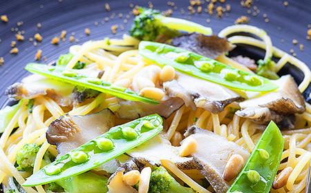 北海道産 生冷あわび 600g前後 (約5~6個) ＜ワイエスフーズ＞ 北海道 あわび 新鮮 魚介類 貝 冷凍 北海道噴火湾産 噴火湾産 森町 お刺身 バター焼き 酒蒸し 炊き込みご飯 mr1-126