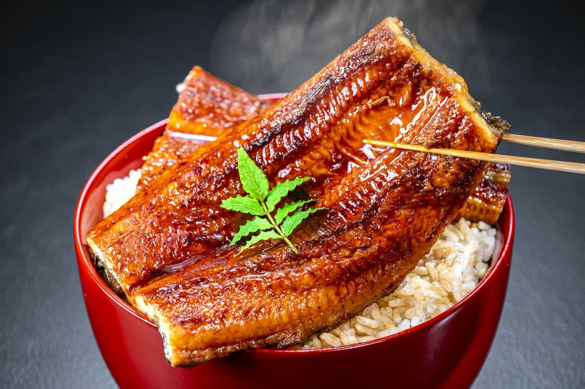 【ふるさと納税】鰻 蒲焼き カット 約50g×7 タレ ( 山椒 )付/ レンチン 蒲焼き かば焼き たれ うなぎ ウナギ 鰻 小分け 個包装 パック 冷凍 冷凍食品 国産 レンジ レンジでチン おかず 簡単調理 調理済 時短 温めるだけ 【ヤマカ片山海産】[ATCP005]