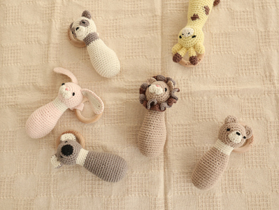 HOPPL 手編みのおもちゃAmimals(ラトルタイプ・くま)