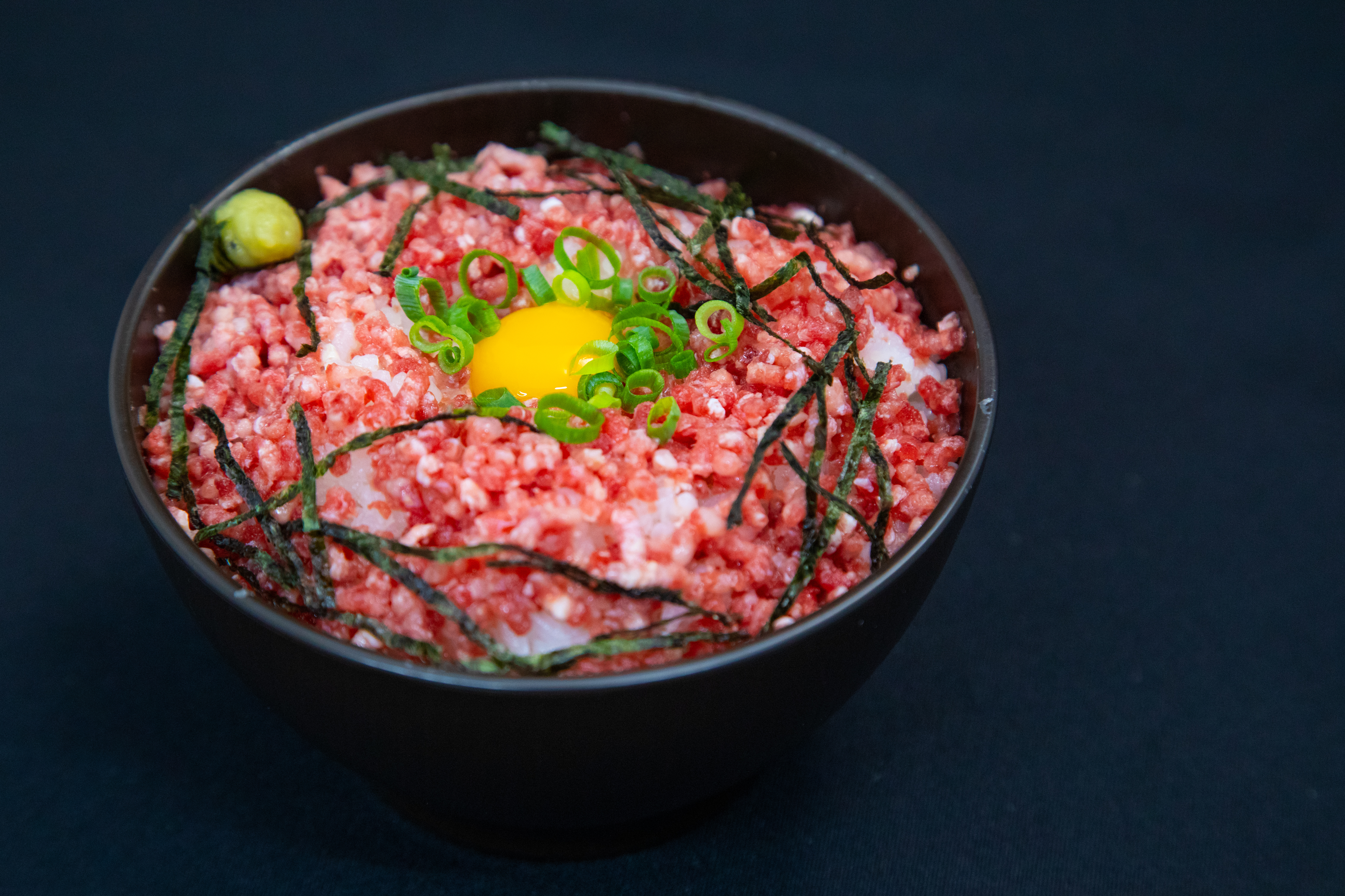 馬凰（ばおう）とろける新食感の 桜フレーク 400g（200g×2パック）タレ付き 馬肉