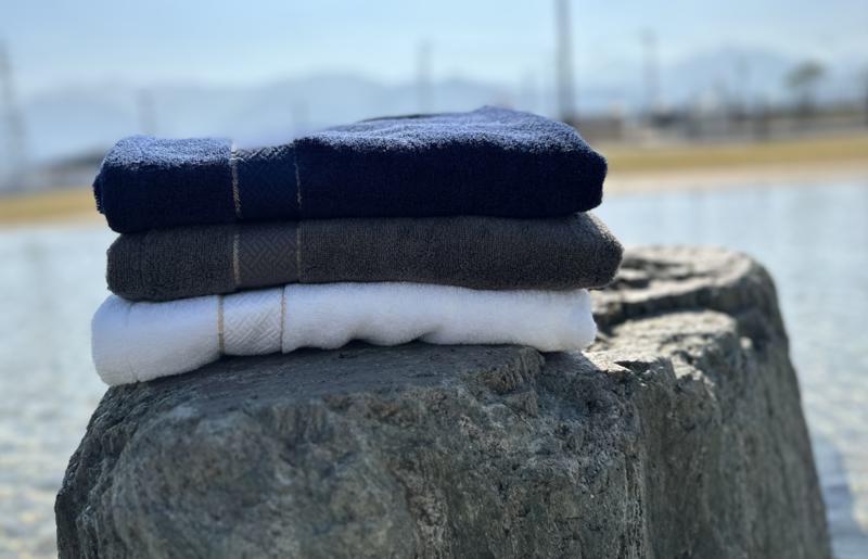 【THE PREMIUM TOWEL】４枚セットバスタオル／厚手泉州タオル（ネイビー）【泉州タオル 国産 吸水 普段使い シンプル 日用品】 030D132