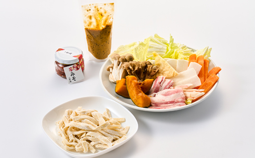 【ほうとう味比べ大会3連覇・殿堂入り】黄金ほうとうフルセット3人前+特製辛味噌(ほうとう蔵 歩成)【配送不可地域：離島・沖縄県】【1084714】