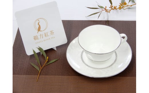 紅茶 ティーカップ セット 茶葉 缶入り ティー NARUMI ナルミ 三重ナルミ 鳴海製陶 ボーンチャイナ ソーサー付き かわいい おしゃれ 食器 鵜方紅茶＆NARUMIミラノビアンカ