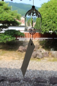 ガラス風鈴「海つ音」（ベル型・アンモナイト） |  ガラス 風鈴 ベル型風鈴 手作り風鈴 夏風鈴 ガラス加工 鈴