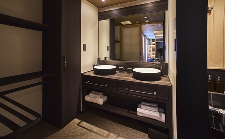 【SAKE Bar Hotel ASAKUSA】スイートルーム 1泊2名様 ペア宿泊券〈朝食付・日本酒飲み放題〉