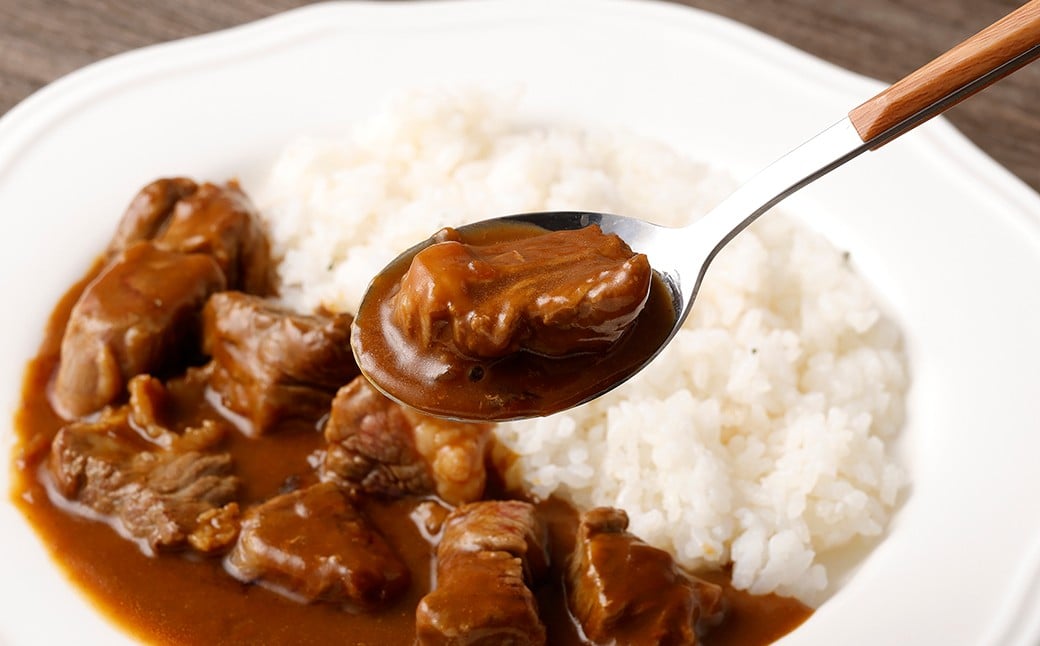 出荷数0.02％の奇跡土佐あかうし和牛カレー・シチュー用（サイコロカット）　約1kg