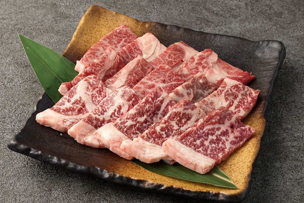
            阿蘇あか牛 上カルビ 約500g 三角バラ 肉 お肉 牛肉 あか牛 赤身肉 食品 贈り物 贈答品 プレゼント グルメ 熊本県 水上村 阿蘇 冷凍
          