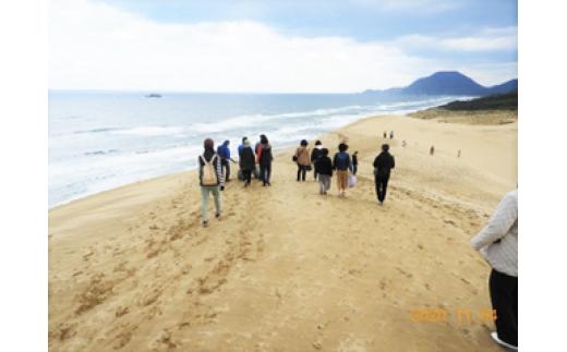 鳥取砂丘馬の背移動　サンドバギー4人以上でサポート