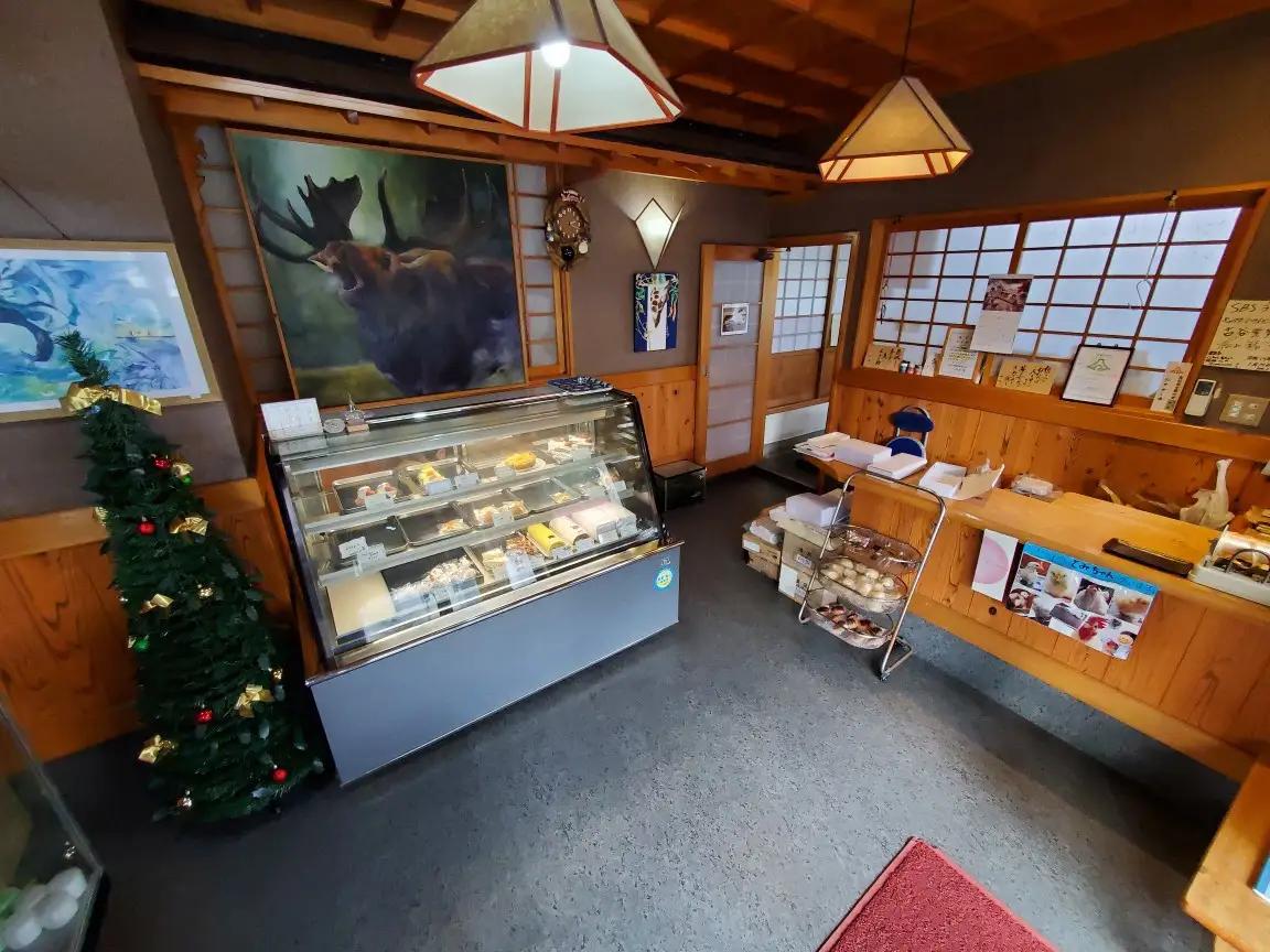 松崎町老舗お菓子処「甘泉堂」の手作りりんごバターどら焼き