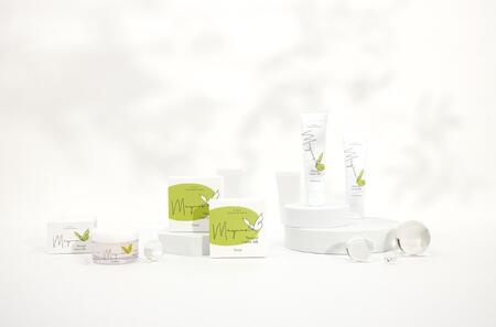 ＜国産グリーンシルク配合＞Mayuco ハンドクリーム 50g AAG0007