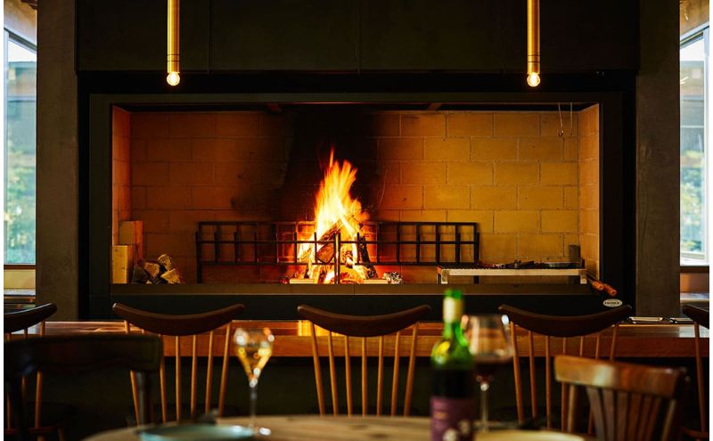 レストランFemy_「黒毛和牛の薪火焼き食べ比べステーキのコース」お食事券2枚[52210908]