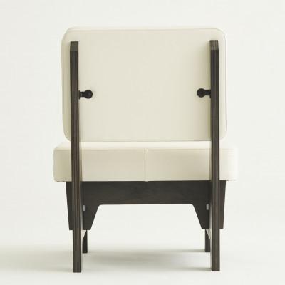 ふるさと納税 海南市 和歌山県海南市　高品質な一人掛け組み立てソファ　合皮ホワイト(フレームブラック) |  | 01