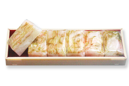 甘えび昆布〆の押し寿司 35g×6個 折箱入り 寿司 押し寿司 甘エビ 甘海老 富山名物 冷蔵/ます寿司屋ヒロ助/富山県 黒部市 お寿司 海鮮 魚 魚介類 魚介 加工食品 惣菜 
