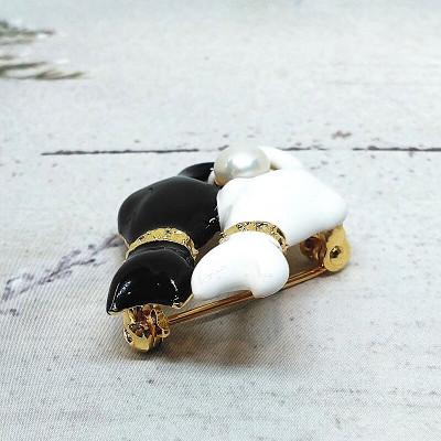 ふるさと納税 伊勢市 ブローチ・ネコ2匹白黒(淡水本真珠・ボタン) 1971 |  | 02