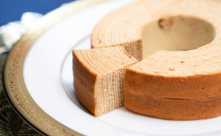 大人気 ケーキ屋さんのバームクーヘン おやつ しっとり ギフト スイーツ 焼菓子 バウムクーヘン