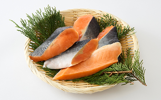 【正規品】無添加プレミアム骨なし銀鮭切身500g(約5〜7切)【配送不可地域：離島】【1697779】