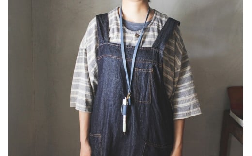 【minca】栃木レザーのネックストラップ付ペンホルダー 持ち歩きに便利 ペンホルダー+ストラップ/M/ブルー　721【玩具 雑貨 日用品 人気 おすすめ 】