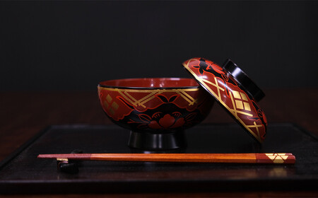 【伝統工芸品】【秀衡塗】 煮物椀(椿紋・黒内古代朱) 2個 【ocy915-koda-tsu-2】