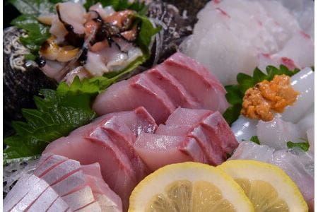 刺身 盛り合わせ 「旬のお刺身盛合せ」冷蔵 刺盛 地魚 2人前 仙崎 新鮮 配達不可エリア有り 新潟 東北 北海道 沖縄 配達不可 配送日時指定必須  (1178)