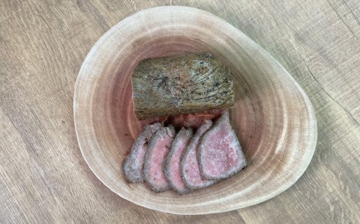 熊野牛ローストビーフ 約300g　牛肉 ブロック 塊 肉 ローストビーフ 国産 和牛 ギフト 国産ローストビーフ モモ肉   肉 お肉  人気 三重県 熊野市 下岡精肉店【sim200A】