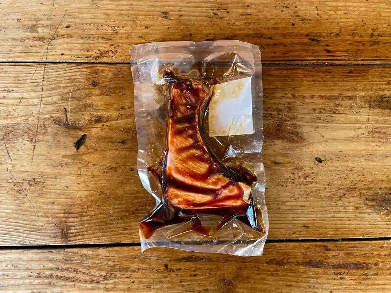 ・本マグロのカマトロの煮付け 4本【生から湯煎で仕上げる】【 惣菜 本鮪 鮪 煮物 お取り寄せ 御中元 お中元 お歳暮 父の日 母の日 贈り物 日本酒 焼酎 マグロ マグロ【家庭用 自宅用 贈答品 贈