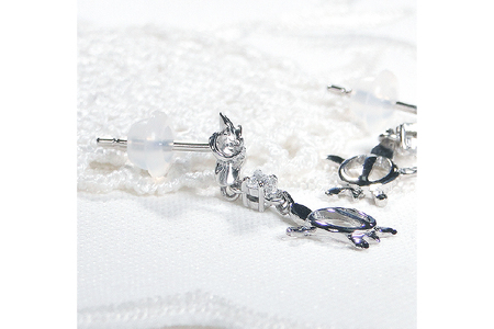 ピアス ハワイアン スタッドピアス プラチナ PT900 ダイヤモンド 0.08ct プルメリア カメ ホヌ ウミガメ 揺れる 【f286-pt】