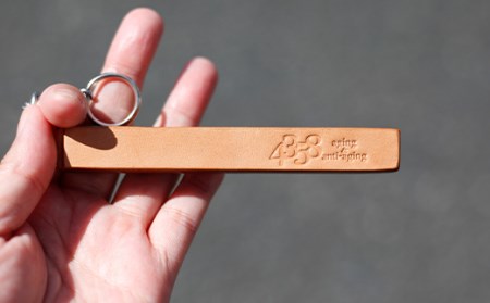 本革 ホテルキーホルダー 【ナチュラル】 ／ 4358 キーホルダー ルームキーホルダー レザー おしゃれ シンプル かっこいい プレゼント 贈り物 ギフト プチギフト 誕生日 男性 女性 メンズ レ