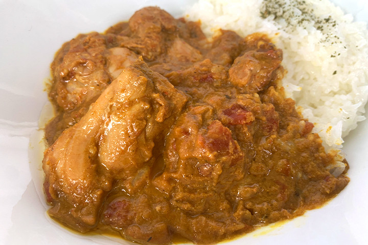 
お肉がとろけるまでじっくり煮込む　人気のチーズチキンカレー＆ケバブチキンカレー６食セット（トルコ料理のお店『紬カフェ』）
