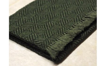 手織り絹マフラー 菱形紋（1色）　マフラー　絹　手織り　マフラー　絹　手織り　マフラー　絹　手織り　マフラー　絹　手織り　マフラー　絹　手織り　T-30  奈良 なら