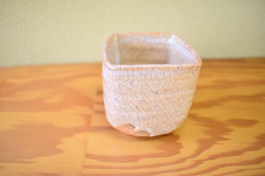 【ふるさと納税】 萩焼 吉野桃李作 大道粉引角ぐい呑 | 山口県 山口 美祢 和食器 お洒落 オシャレ 工芸品 名産品 特産品 食器 萩焼 萩 陶芸 伝統