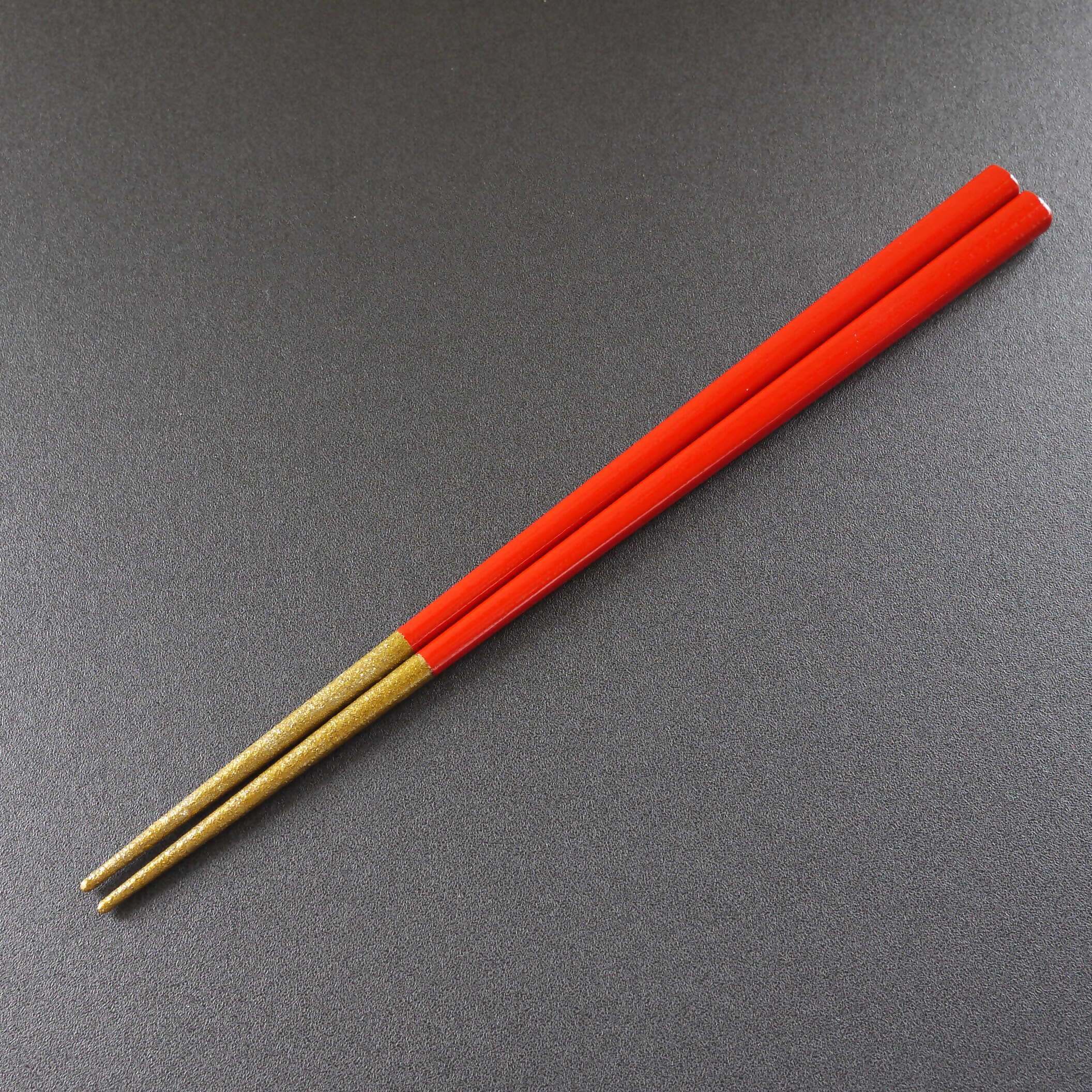 【ふるさと納税】漆塗り箸(錫の輝き)／赤・22cm【漆工芸・黄薇彫】 010-062