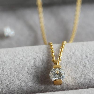 ふるさと納税 大津市 K18 金【0.2ct ラボダイヤモンドネックレス】ハーフベゼル 輝き続ける美しさ 一粒ペンダント |  | 01