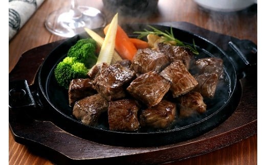 モモ肉を厳選！ 伊万里牛 サイコロステーキ 600g 061-J1860