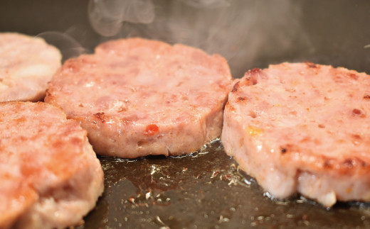 京丹波ぽーくの特長でもある脂身の甘味とジューシーな肉質を堪能できます。