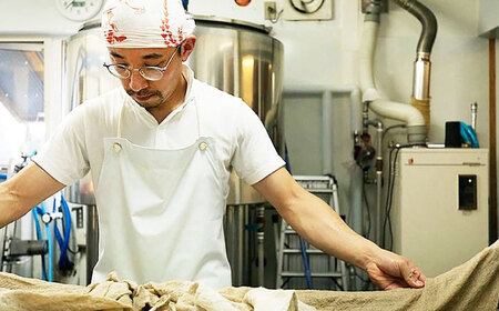 北海道 青草バター 200g バター 有塩発酵バター クラフトバター 放牧牛 生乳 ミルク 乳製品 発酵 国産 手作りバケット パン お取り寄せ しあわせチーズ工房 送料無料