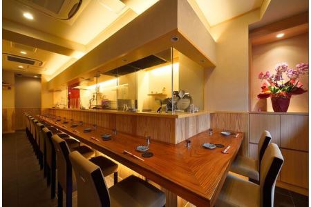 【新宿】東京肉しゃぶ家 但馬玄しゃぶしゃぶ、すき焼き、両方選べるランチ・ディナー共通コース 1名様（1年間有効） お店でふるなび美食体験 FN-Gourmet837028