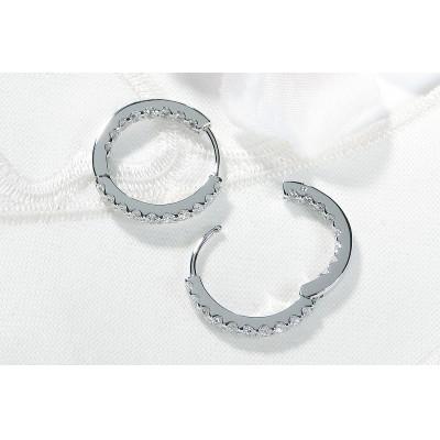 ふるさと納税 昭和町 【0.7ct】K18WG ダイヤモンド中折れフープピアス【17mm】 |  | 02