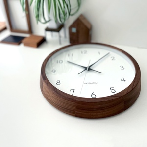 KATOMOKU muku clock 13≪km-104WARC≫ウォールナットの木枠電波時計【B-39】　