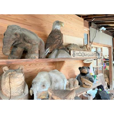 ふるさと納税 南部町 【世界大会入賞の建具屋さんが作る】南部町産杉材のチェーンソーアート『オウル』 |  | 03