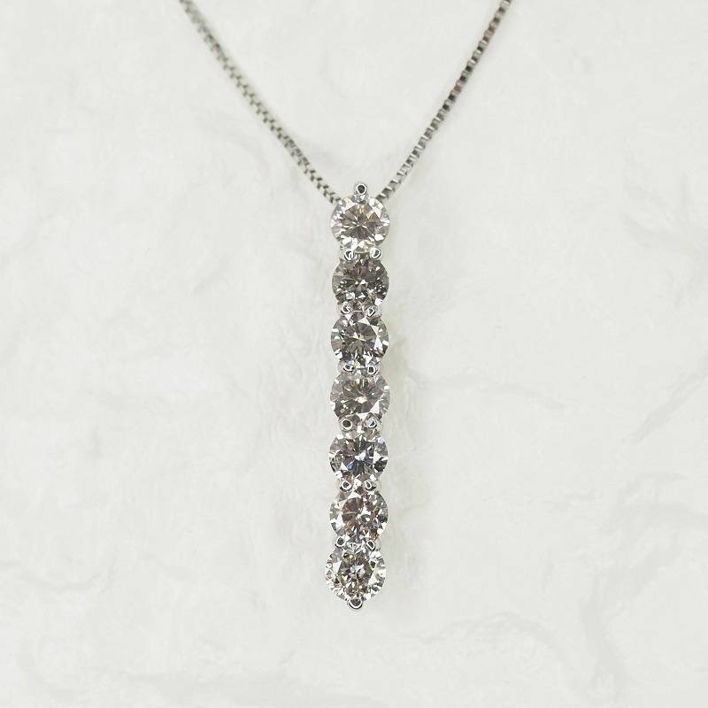 プラチナ 1.0ctダイヤモンド縦ラインペンダントネックレス　　　HH018784