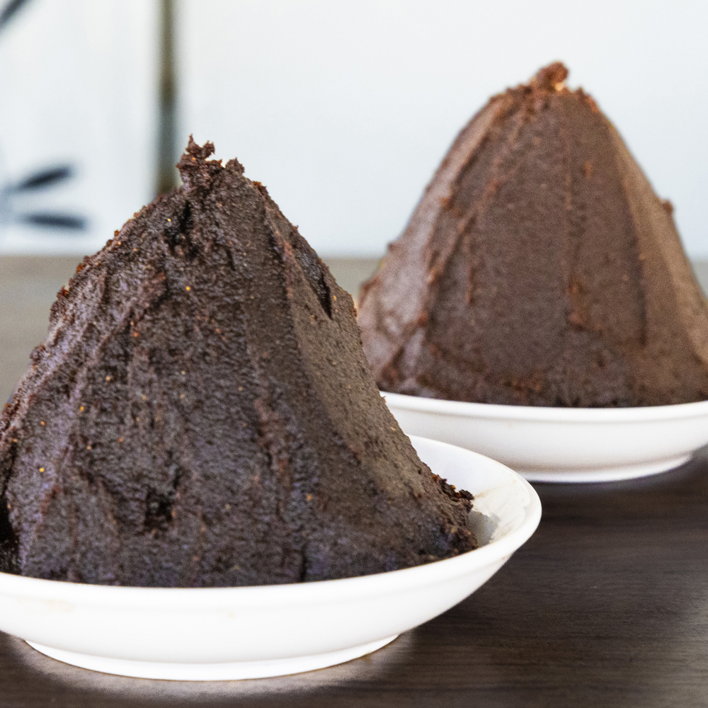 伊勢藏 究極の味噌汁セット（赤だし500g、米麹味噌500g、混合だし粉150g、卵かけごはんしょうゆ100ml）希少な木桶仕込みの究極の味噌と創業明治25年・福鰹屋の混合だしでつくる究極の一杯。_イ