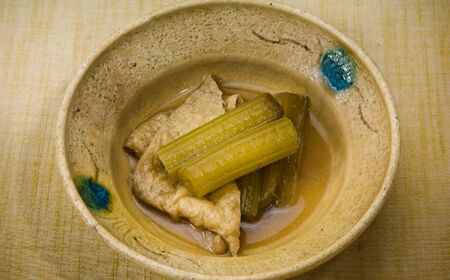 【令和7年産先行予約】5月中旬以降順次発送 旬の山菜 ふき 2kg【新潟県 糸魚川市 山菜 フキ 野菜 能生谷 おおかやば山菜園 期間限定】