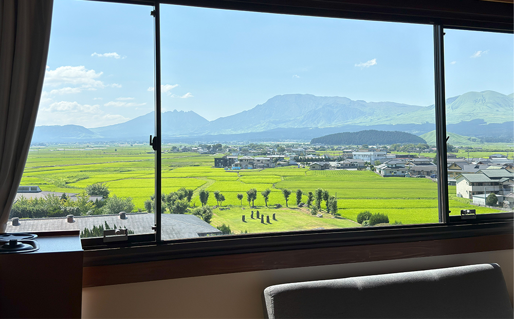 【平日限定】最上階から阿蘇五岳を一望できる部屋【最上階スカイラウンジ利用付】阿蘇プラザホテル　ペア宿泊券（1泊2食付） 自然 大自然 旅館 内牧温泉 熊本県 阿蘇市